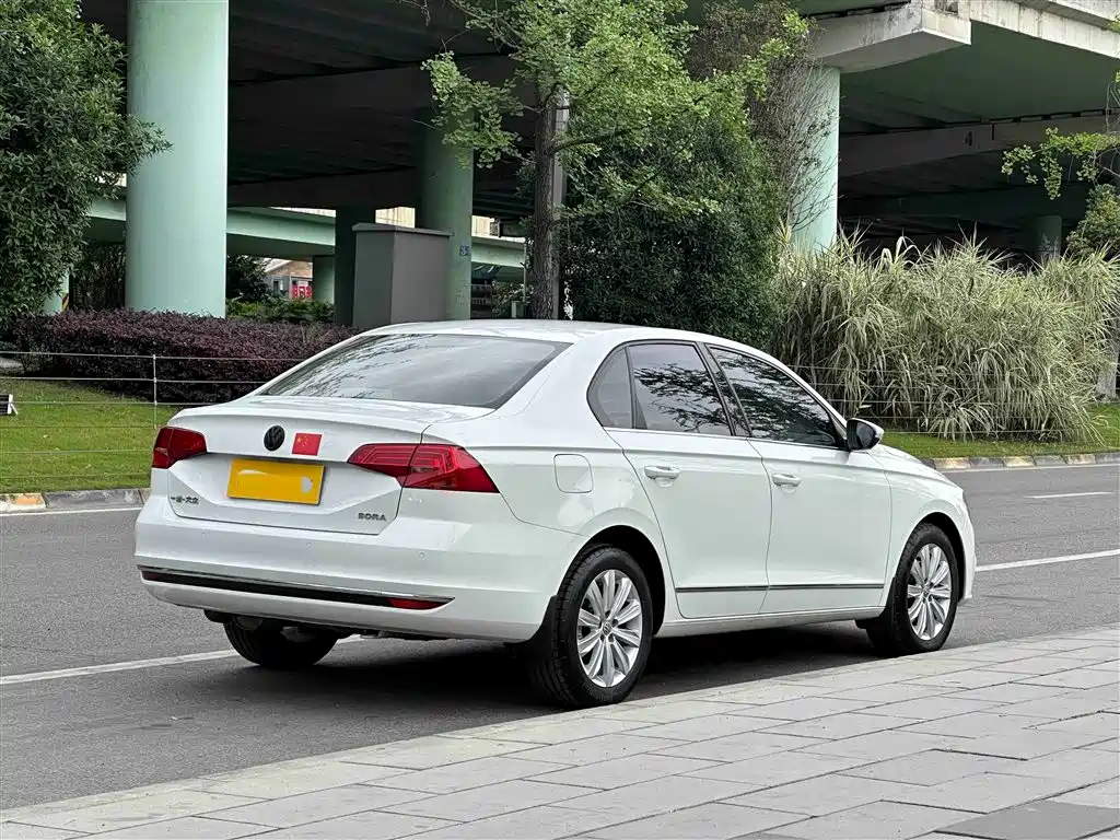 Volkswagen Bora 2016 1.6L AT Comfort