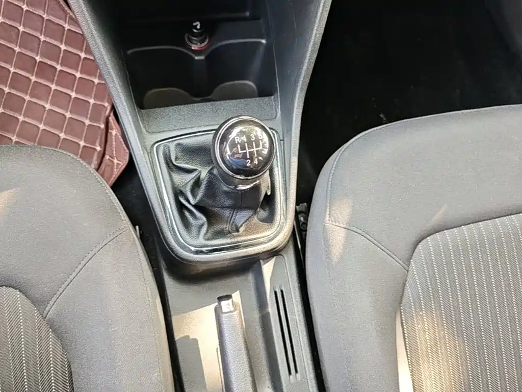 Volkswagen Jetta — миниатюра 14