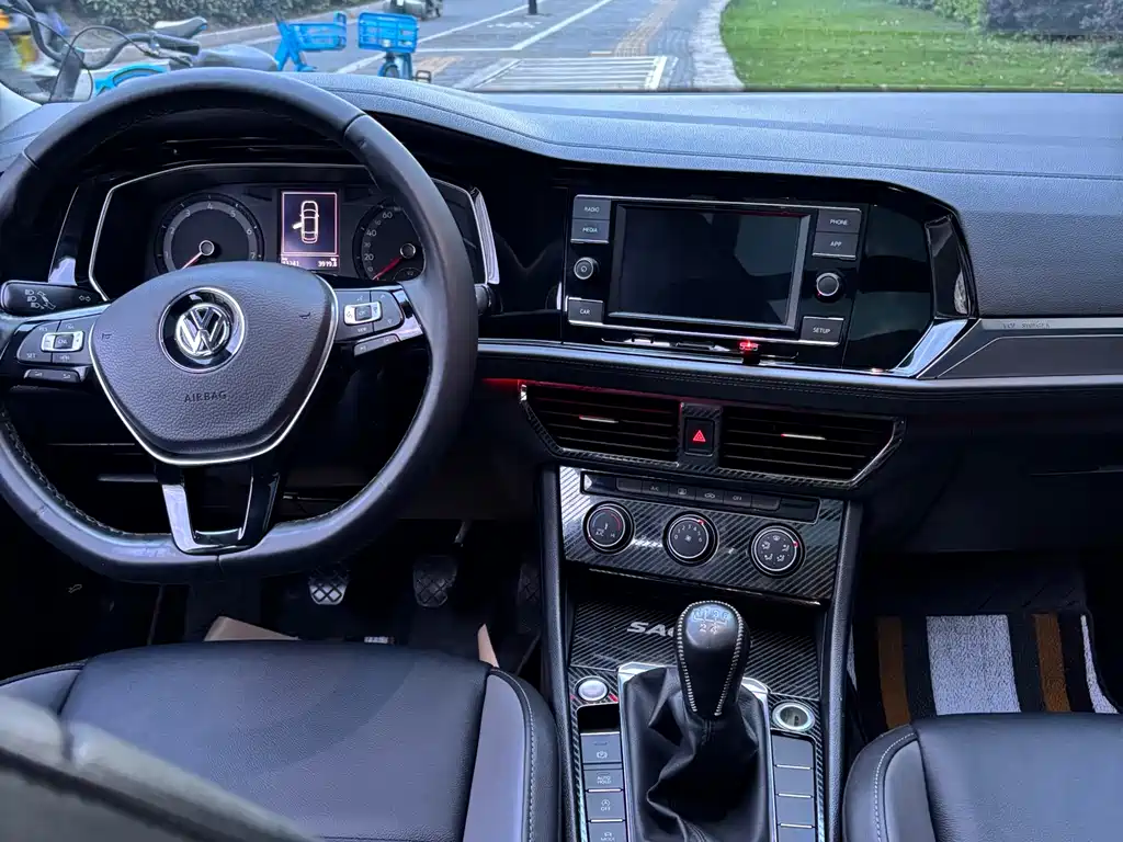 Volkswagen Sagitar 2019 200TSI MT Comfort VI