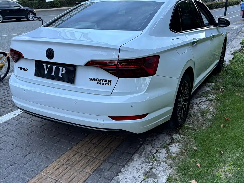 Volkswagen Sagitar 2019 200TSI MT Comfort VI