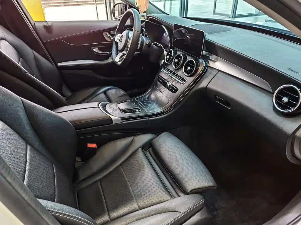 Mercedes-Benz C-Class — миниатюра 5