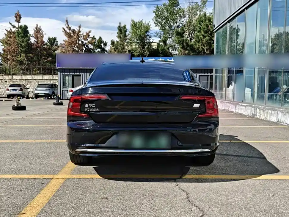 Volvo S90 PHEV — миниатюра 6