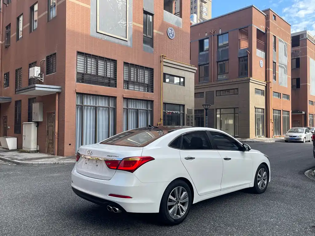 Hyundai Mistra — миниатюра 4