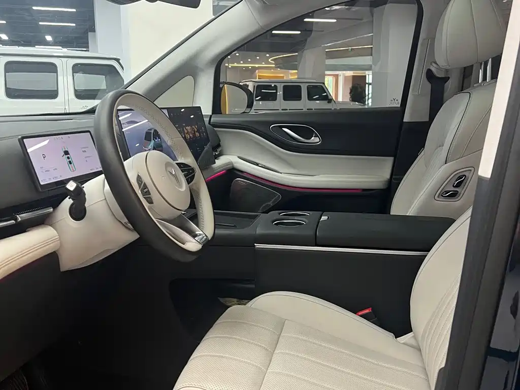 Voyah Dreamer PHEV 4WD Flagship Kunpeng Edition, фото 5