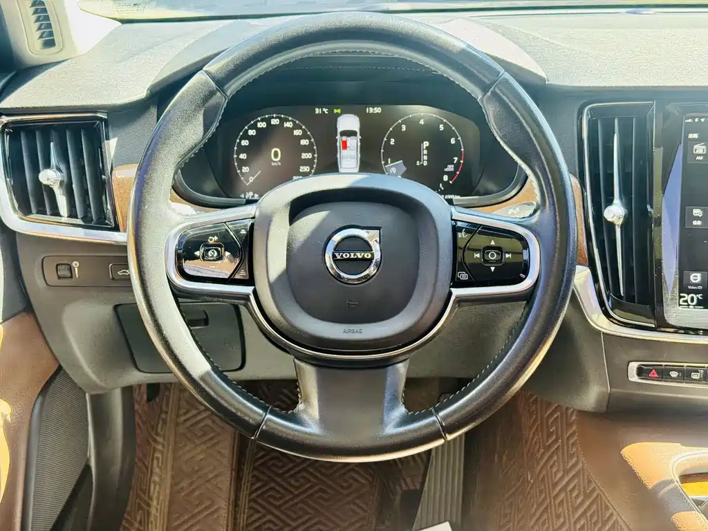 Volvo S90 — миниатюра 10