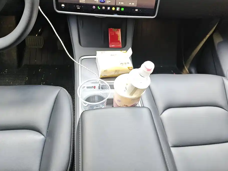 Tesla Model Y — миниатюра 16