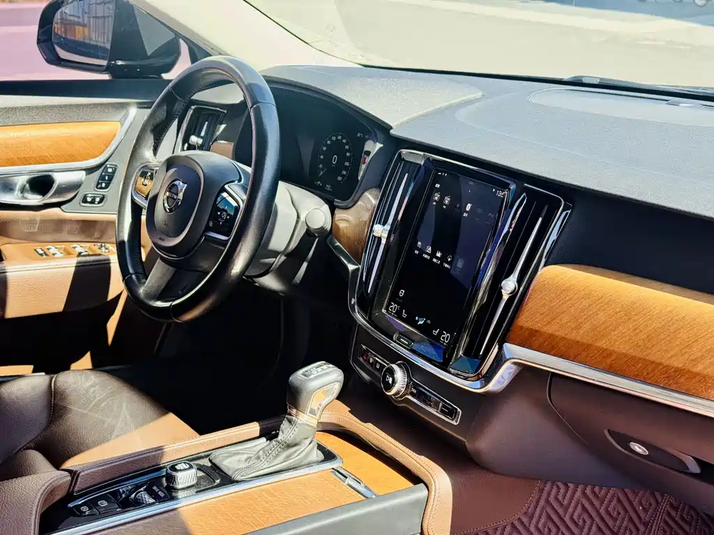 Volvo S90 — миниатюра 12