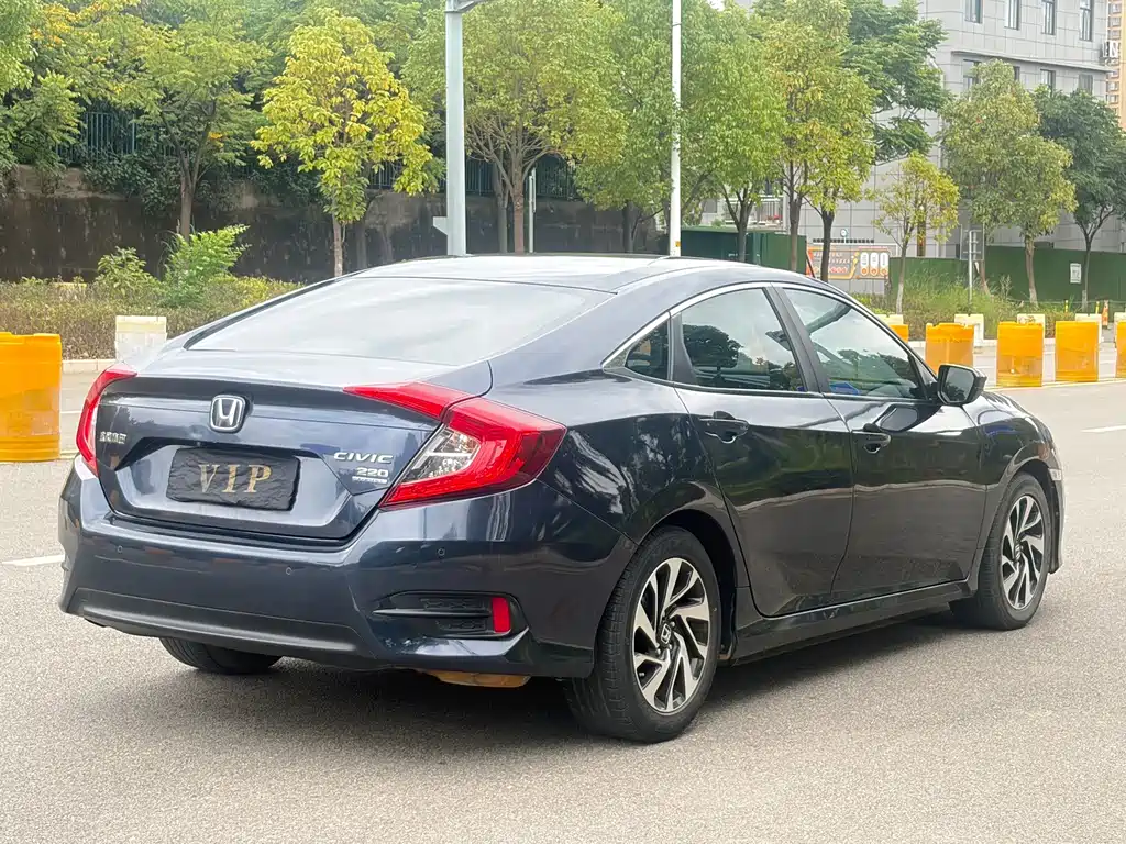Honda Civic — миниатюра 5