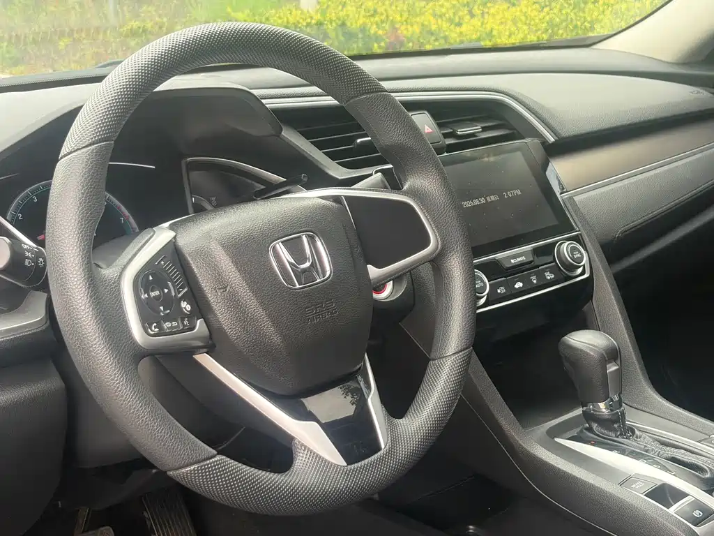 Honda Civic — миниатюра 8