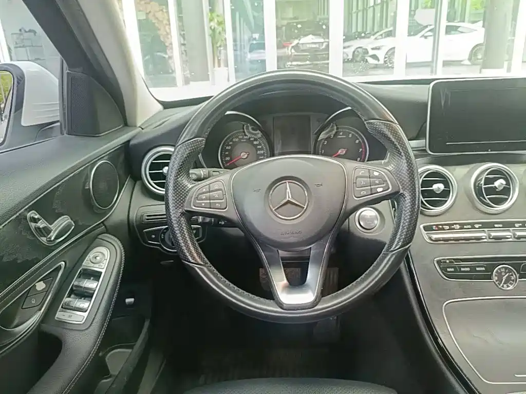 Mercedes-Benz C-Class (Import) — миниатюра 11