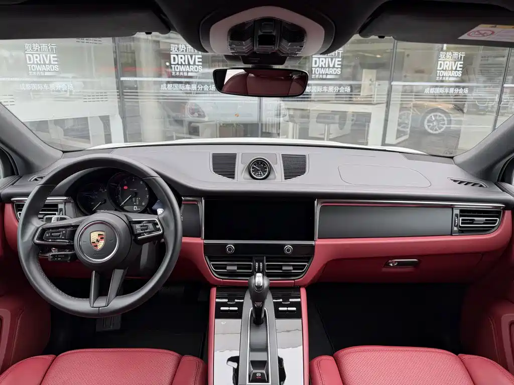 Porsche Macan — миниатюра 5