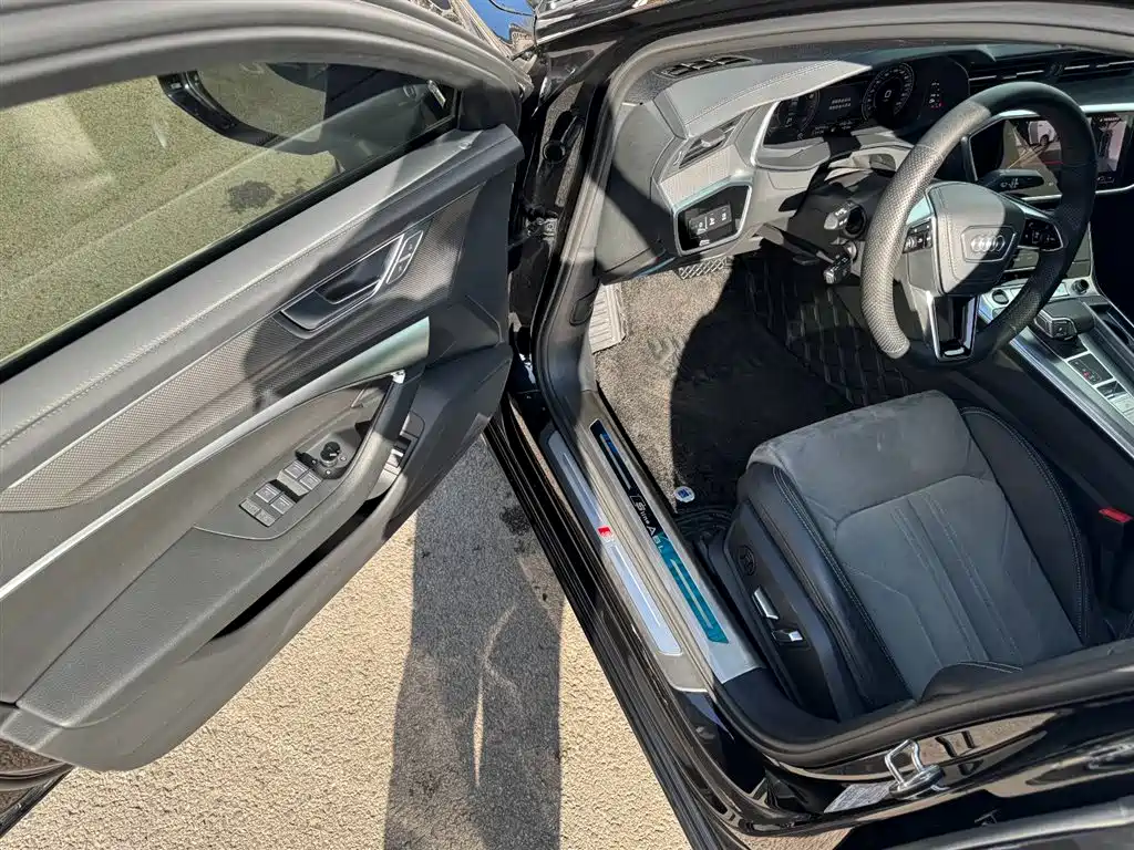 Audi A6L 2024 Черный из Китая, фото 2