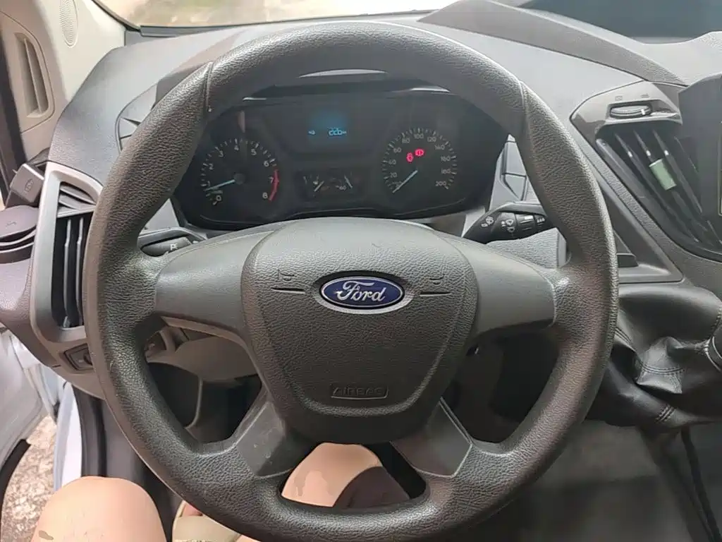 Ford Transit — миниатюра 11