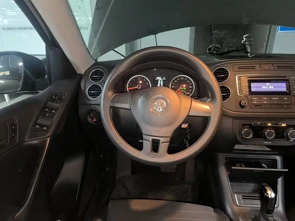 Volkswagen Tiguan — миниатюра 11