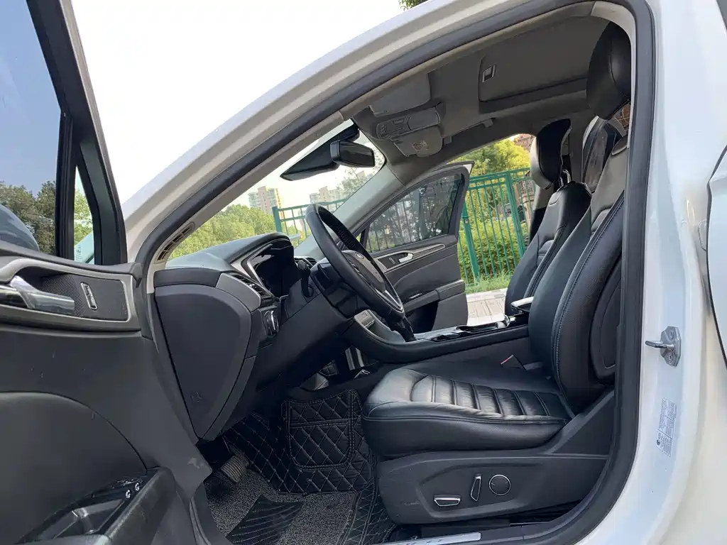 Ford Mondeo — миниатюра 12
