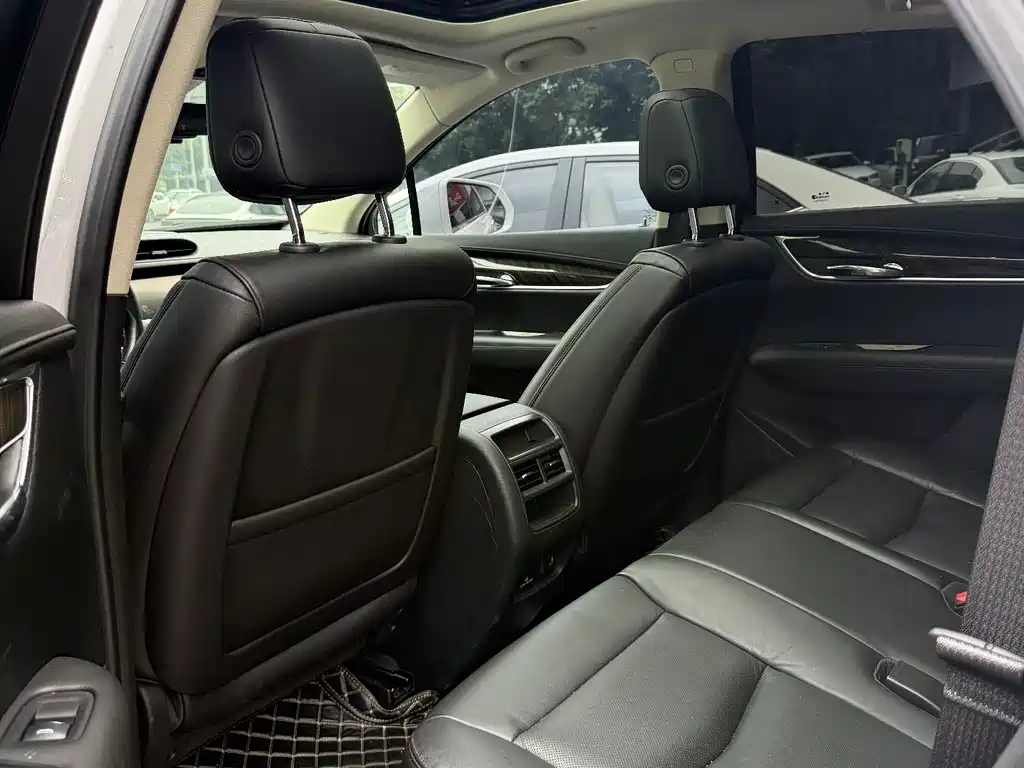 Cadillac XT5 — миниатюра 4