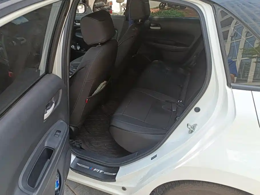 Honda Fit — миниатюра 11