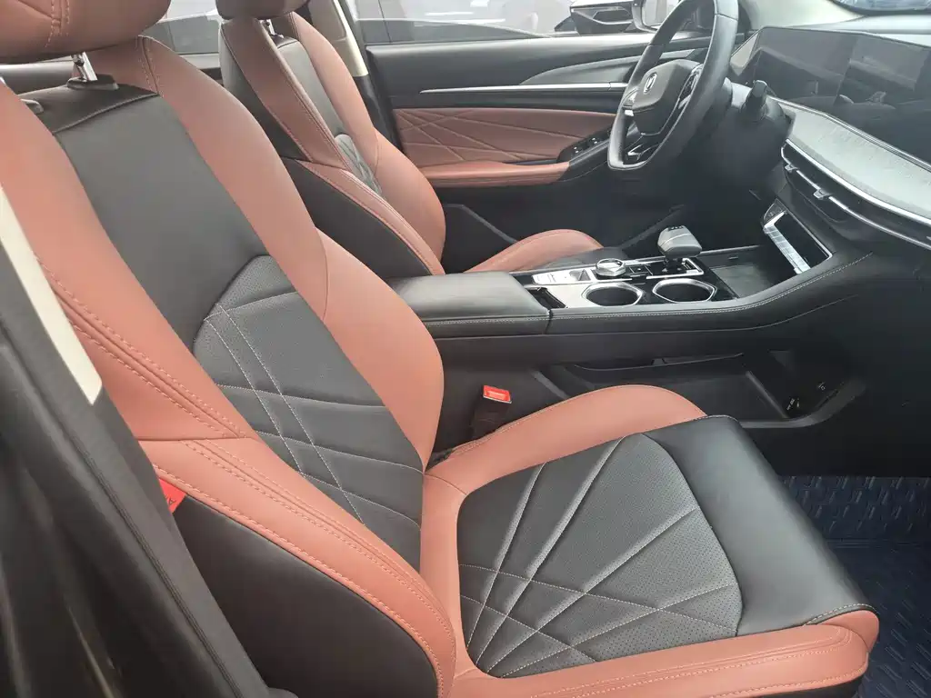Changan Eado — миниатюра 4