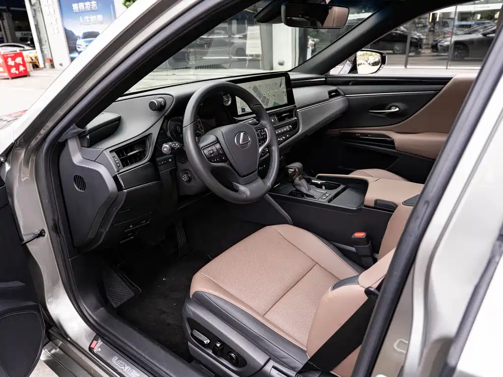 Lexus ES 2022 300h Premium