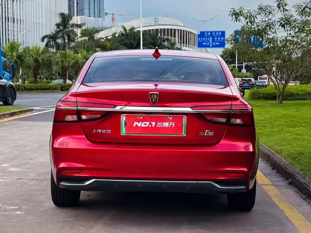Roewe i6 New Energy — миниатюра 9