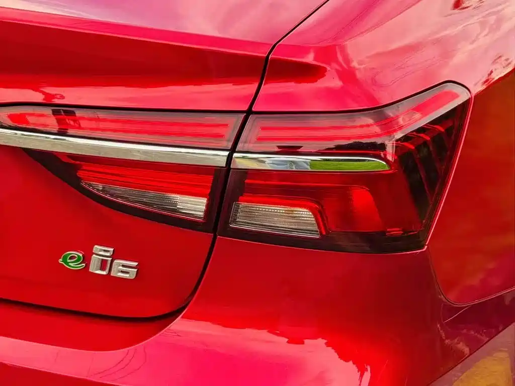 Roewe i6 New Energy — миниатюра 11