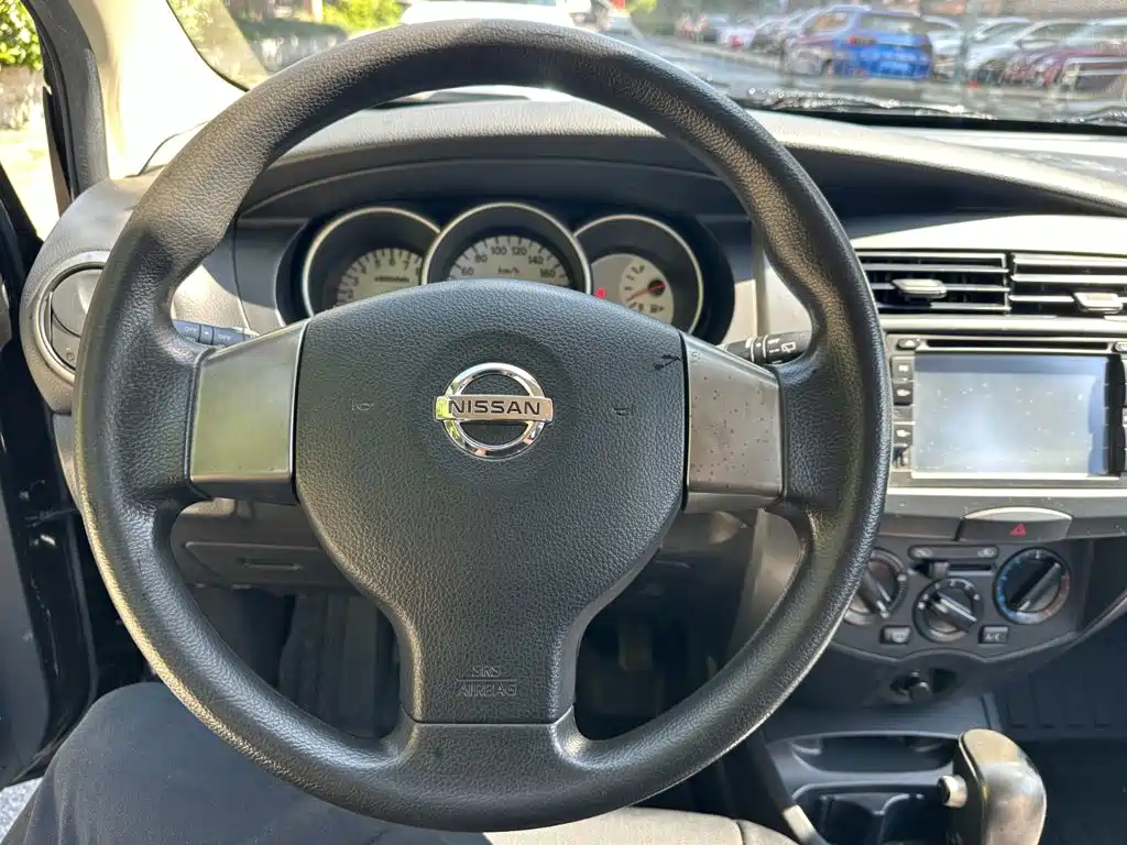 Nissan Livina — миниатюра 12