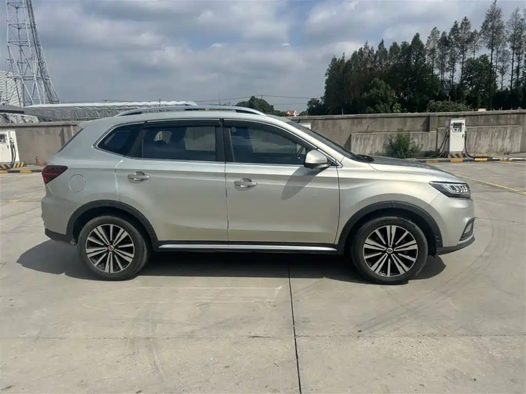 ROEWE  RX5 NEW ENERGY