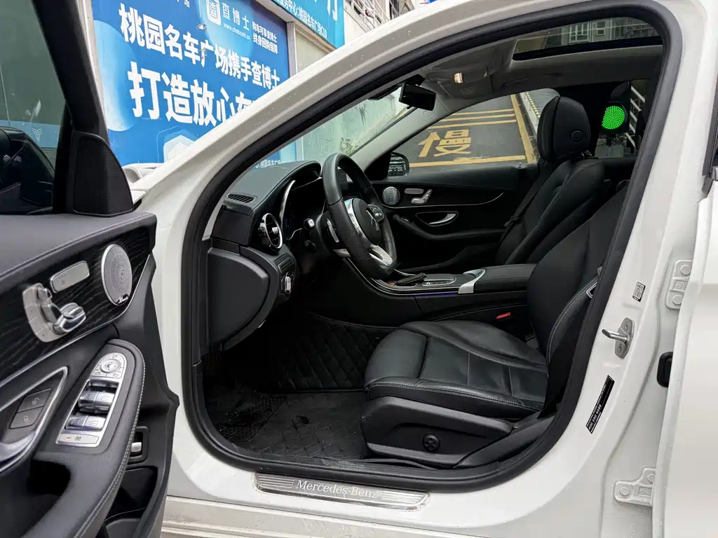 Mercedes-Benz C-Class — миниатюра 3