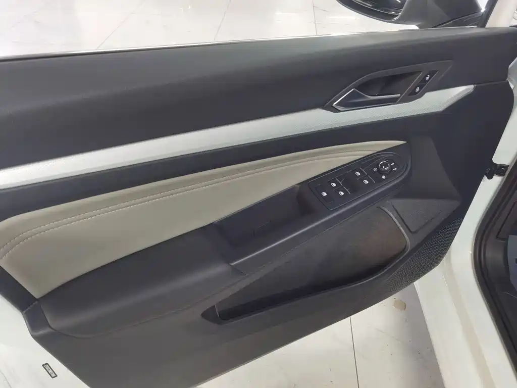 Volkswagen Golf — миниатюра 15