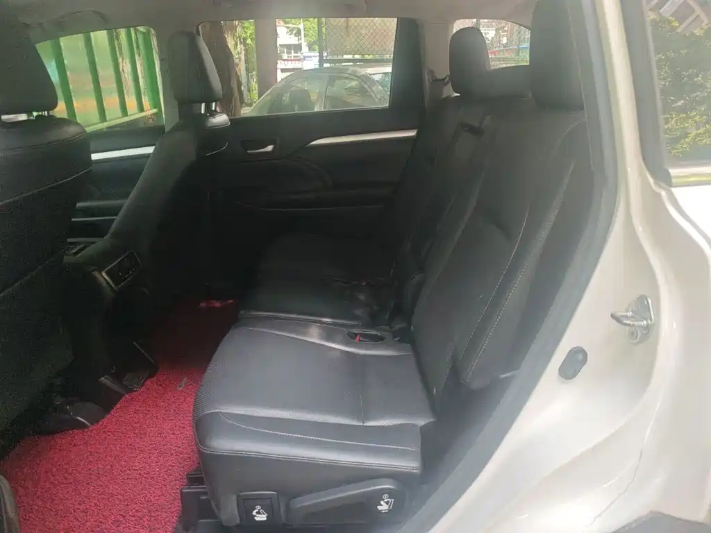 Toyota Highlander — миниатюра 15