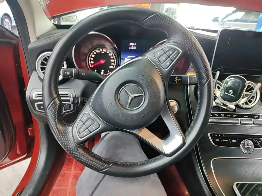 Mercedes-Benz C-Class — миниатюра 11