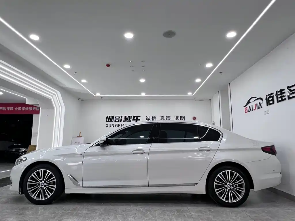 BMW 5 Series — миниатюра 4