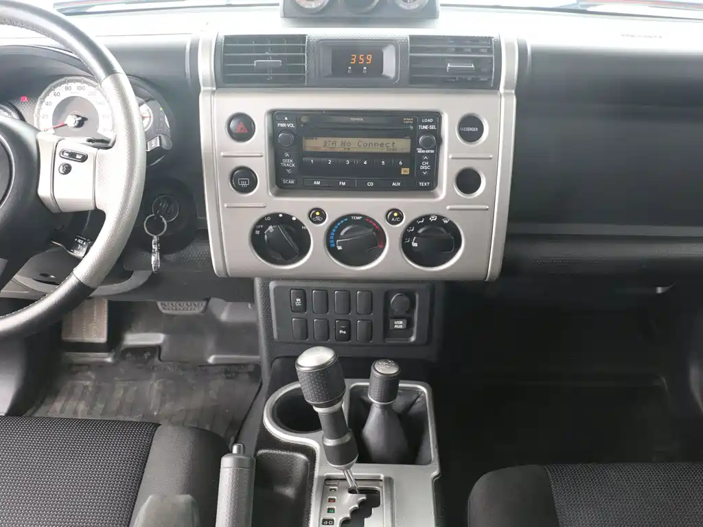 Toyota FJ Cruiser — миниатюра 8