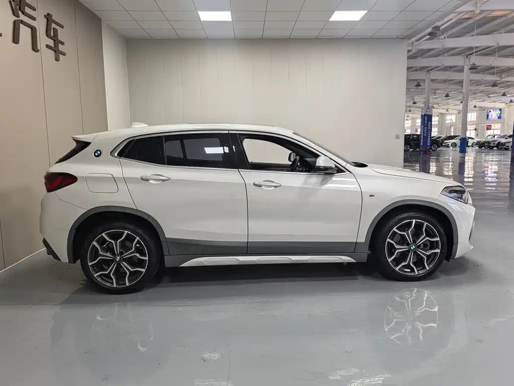 BMW X2 2021 sDrive25i Premium M