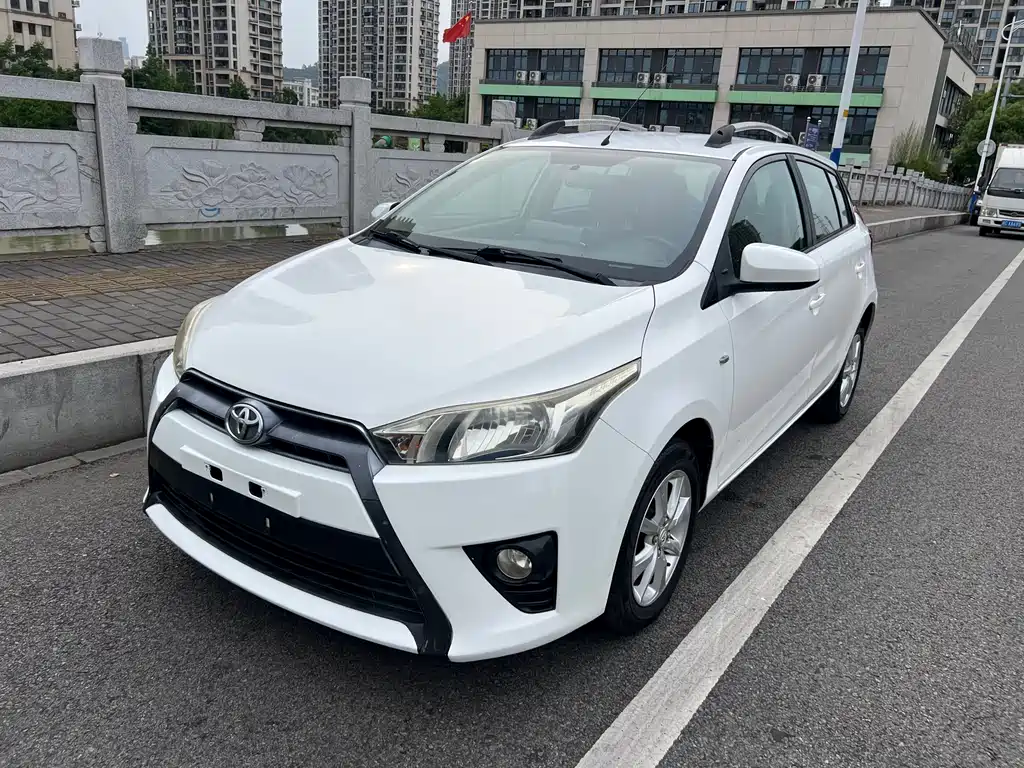 Toyota Yaris L 2014