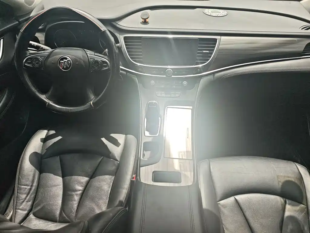 Buick LaCrosse — миниатюра 13
