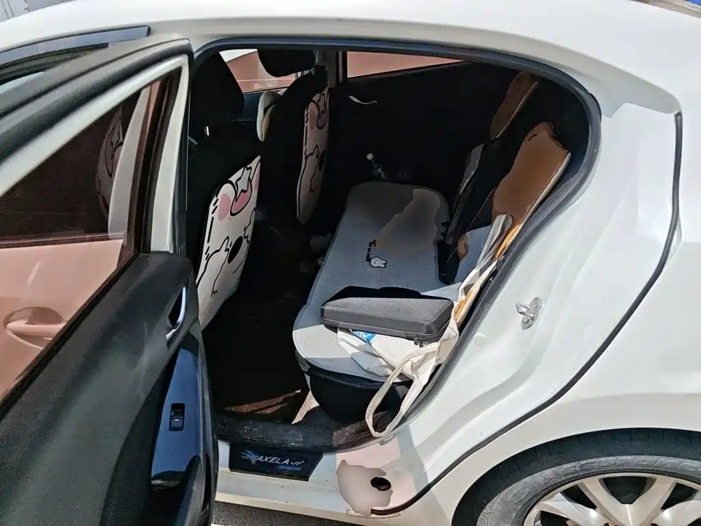 Mazda 3 Axela — миниатюра 18