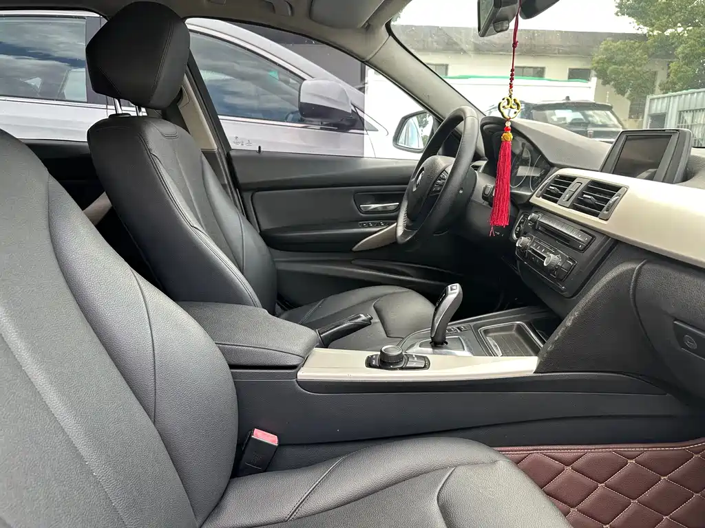 BMW 3 Series — миниатюра 14