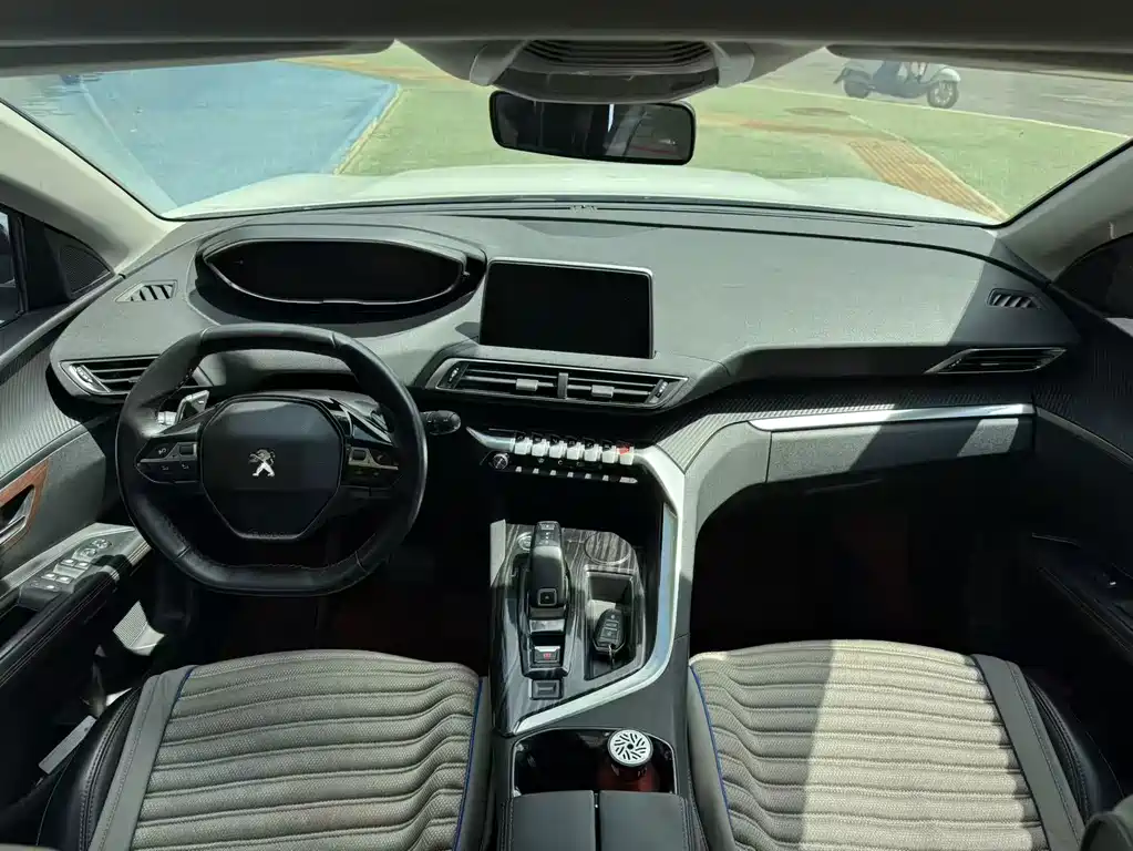 Peugeot 4008 — миниатюра 15
