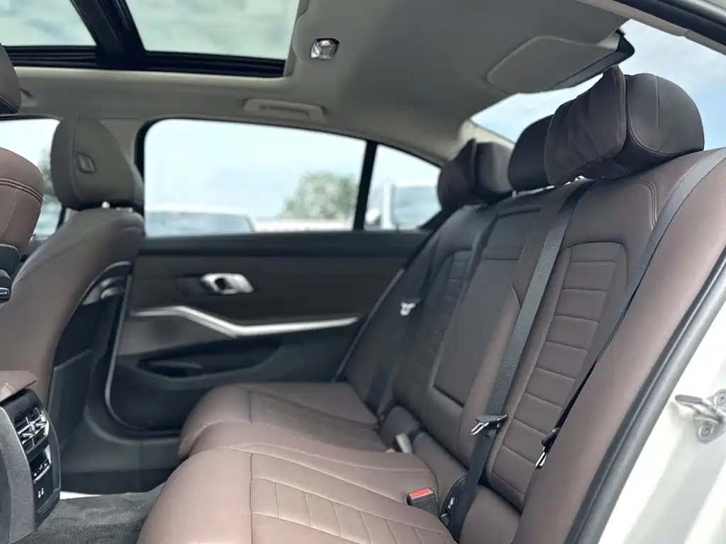 BMW 3 Series — миниатюра 5