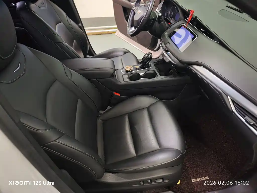 CADILLAC XT4
