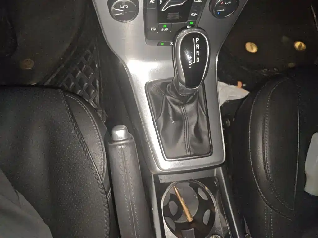 Volvo V40 — миниатюра 7