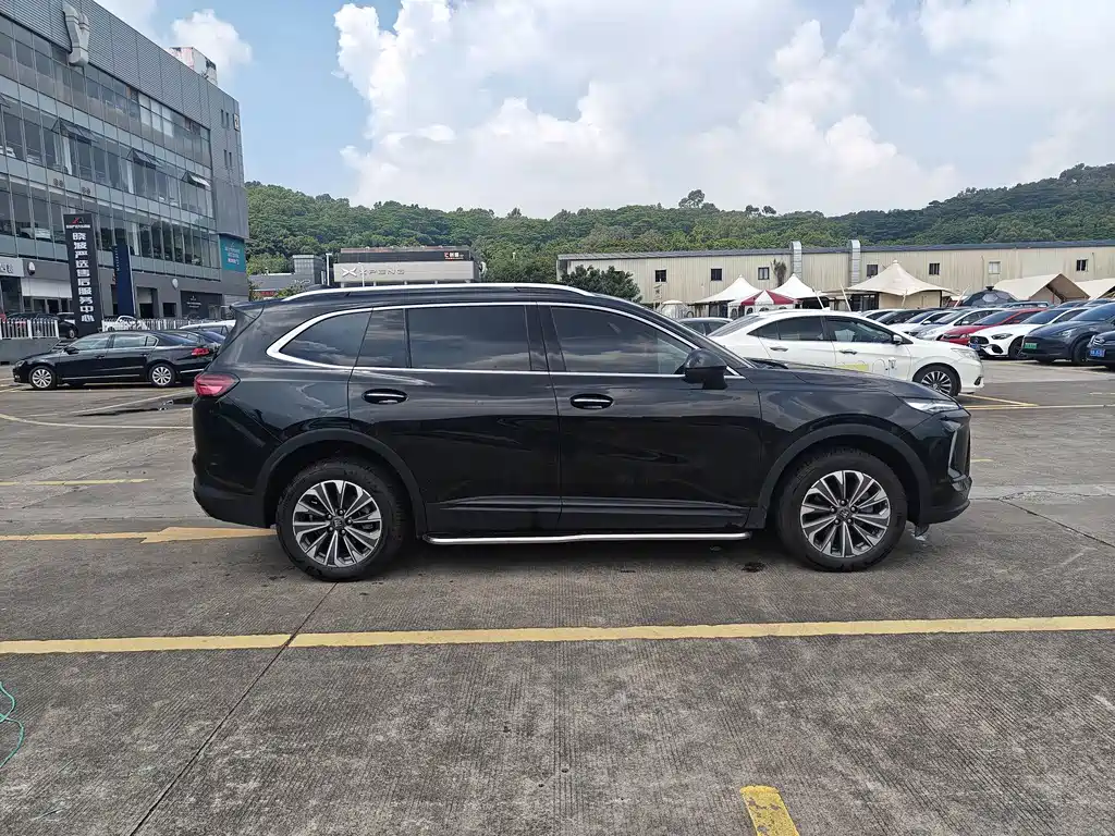 Buick Envision Plus — миниатюра 8