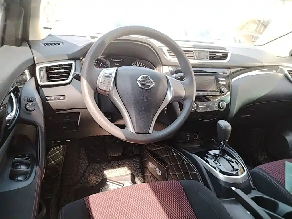 Nissan Qashqai — миниатюра 10