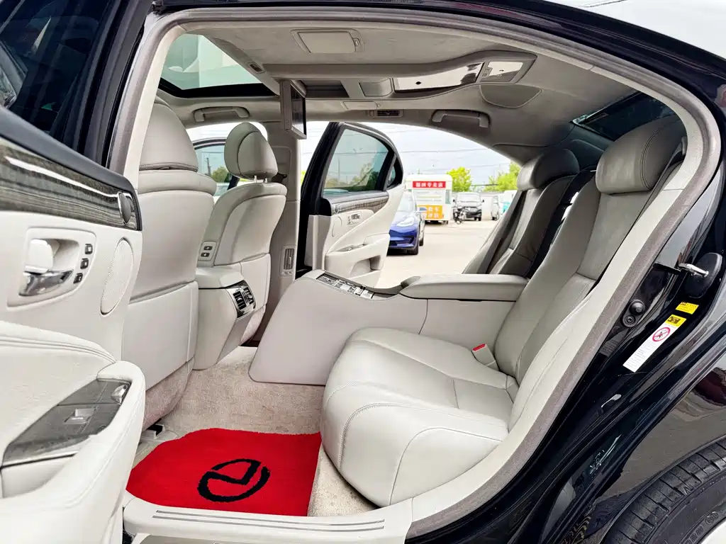 Lexus LS — миниатюра 19