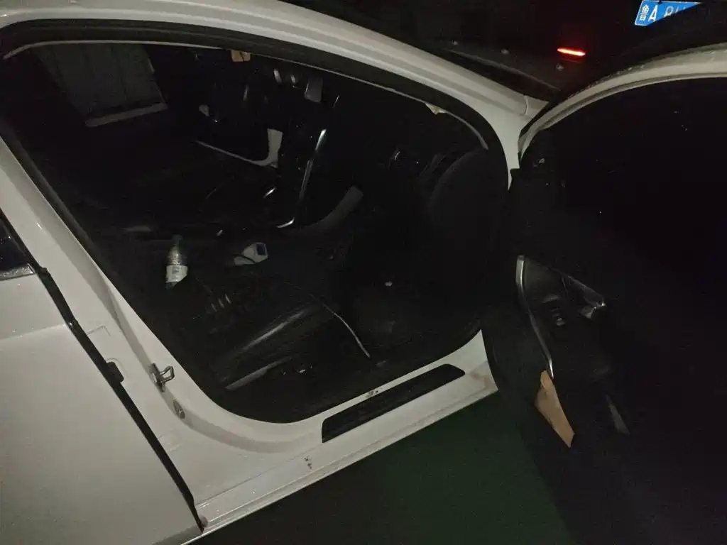 Volvo V40 — миниатюра 20