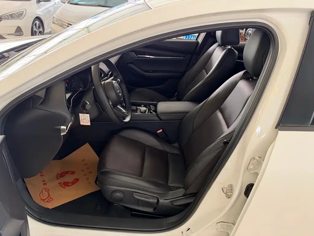 Mazda 3 Axela — миниатюра 14