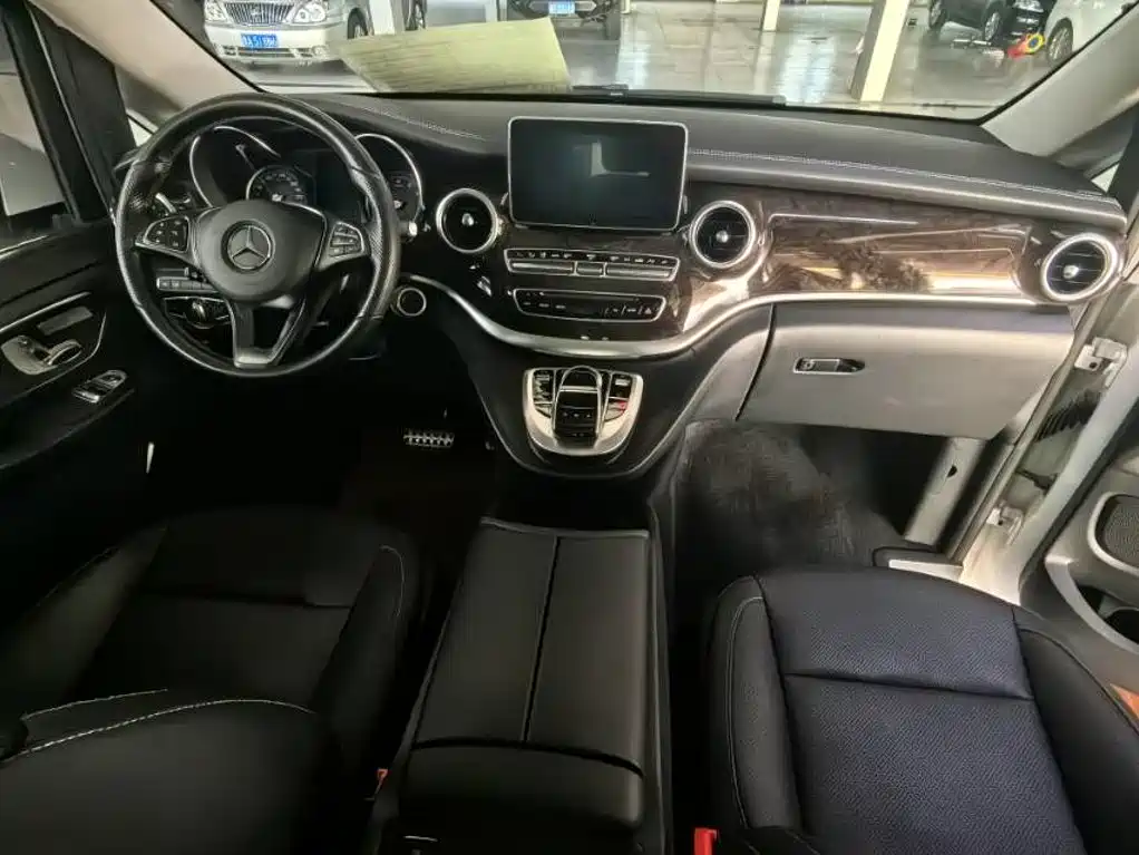 Mercedes-Benz V-Class — миниатюра 11