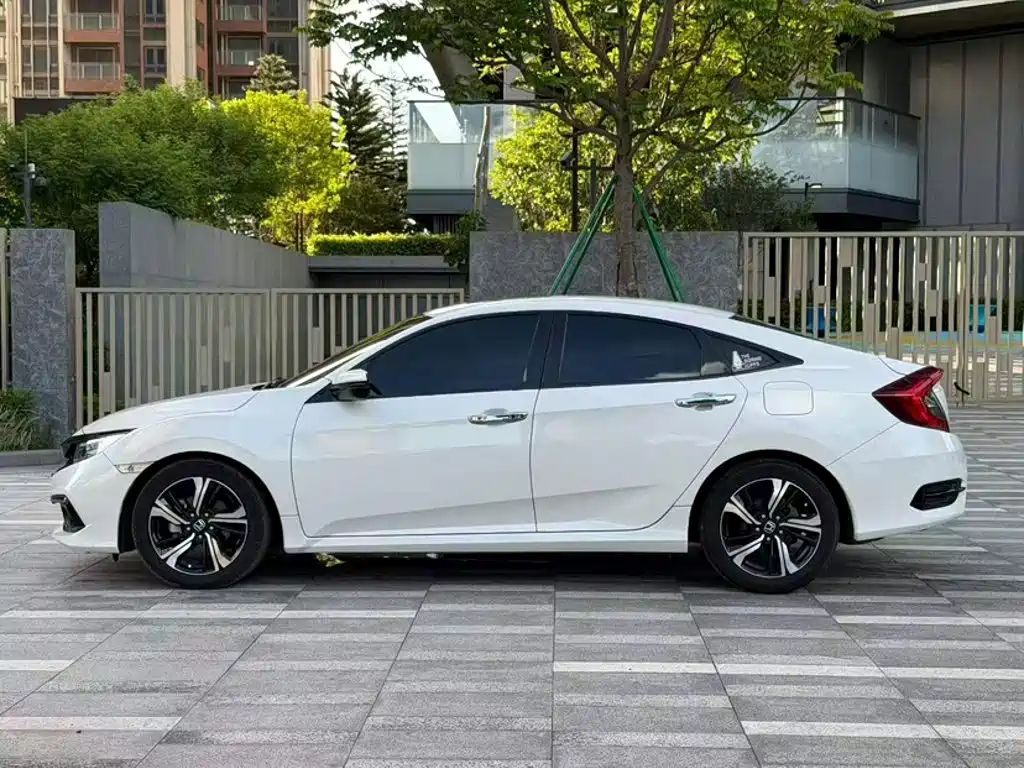 Honda Civic — миниатюра 10