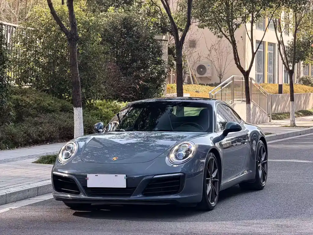 PORSCHE 911